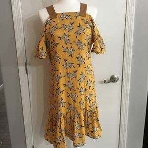 BOHO V SHOP Dress Mustard Colored with flowers